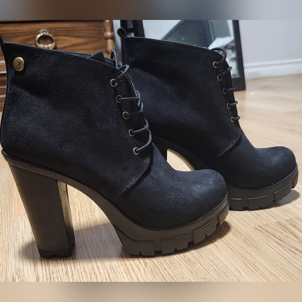Booties - Picture 3 of 5